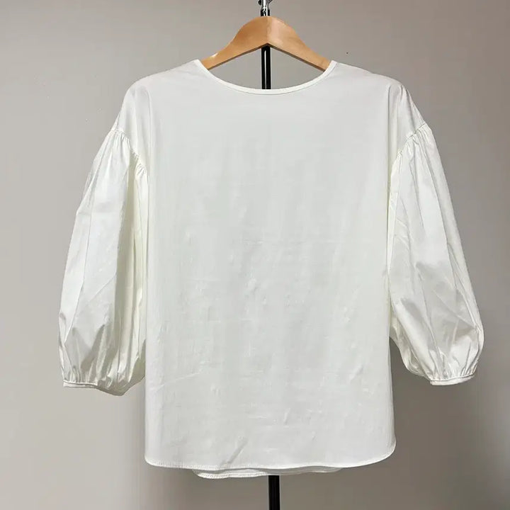 [BUNJANG] White Puff Sleeve Blouse / 화이트 퍼프 소매 블라우스