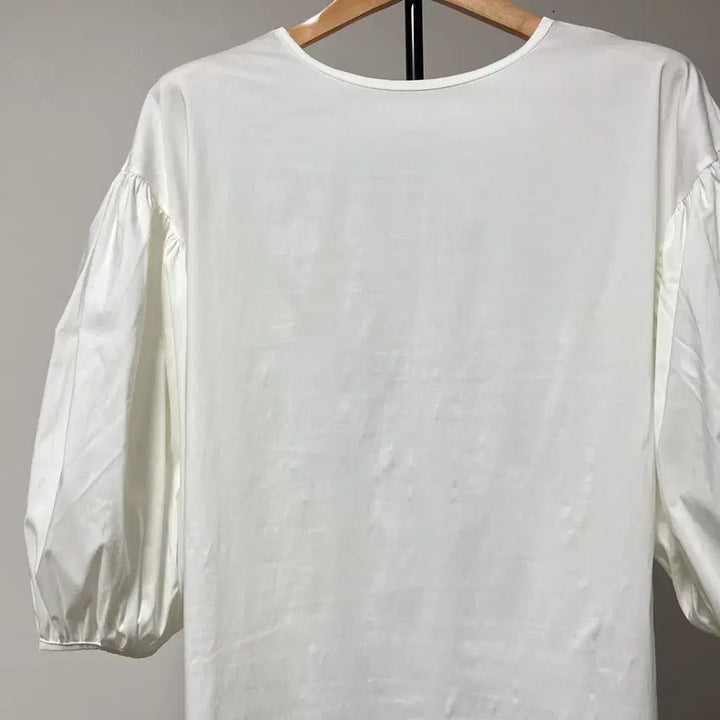 [BUNJANG] White Puff Sleeve Blouse / 화이트 퍼프 소매 블라우스