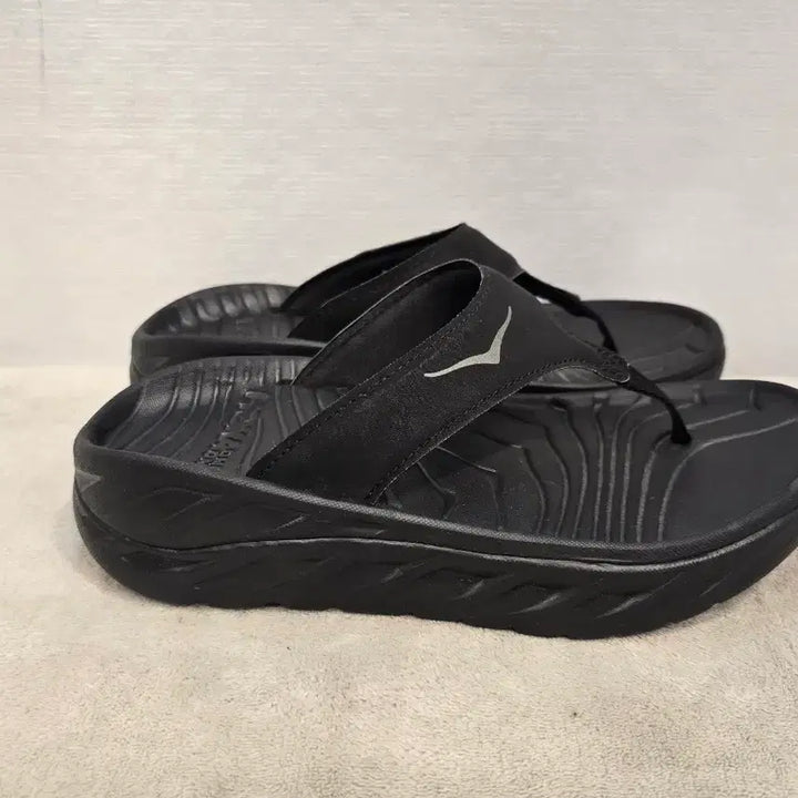 [BUNJANG] Hoka Ora Recovery Flip Black Sandals / 거의새거) 호카 오라 리커버리 플립 블랙 쪼리 슬리퍼 240~245