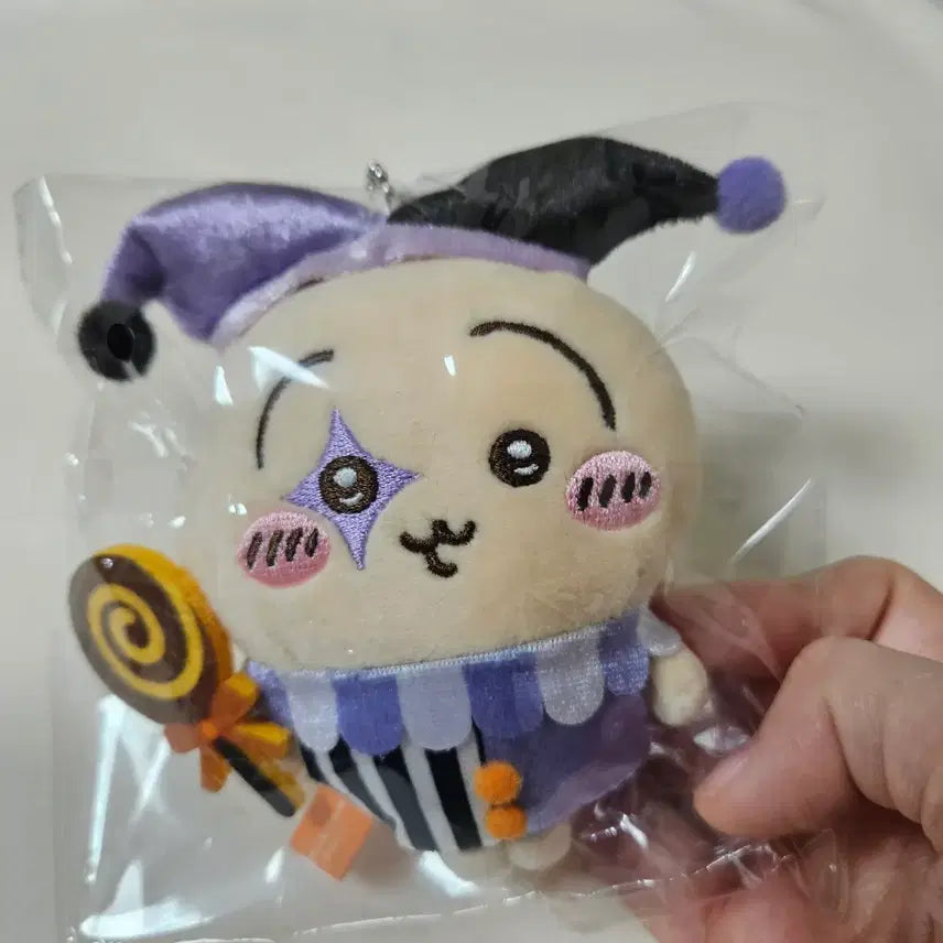 [BUNJANG] Chiikawa Miniso Halloween Usagi Figure (Sealed) / 치이카와 미니소 정품 할로윈 우사기(미개봉)