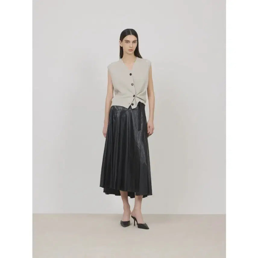 [BUNJANG] ZOOC Faux Leather Flare Skirt Black Size 66 / 24 ZOOC 주크 페이크레더 플레어 스커트 66