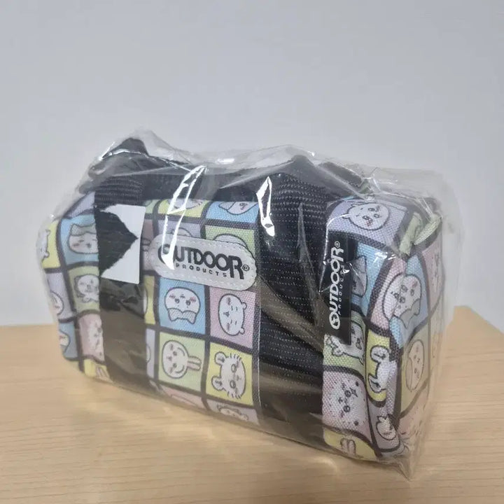 [BUNJANG] Chiikawa Outdoor Mini Boston Bag / 치이카와 아웃도어 미니 보스턴백