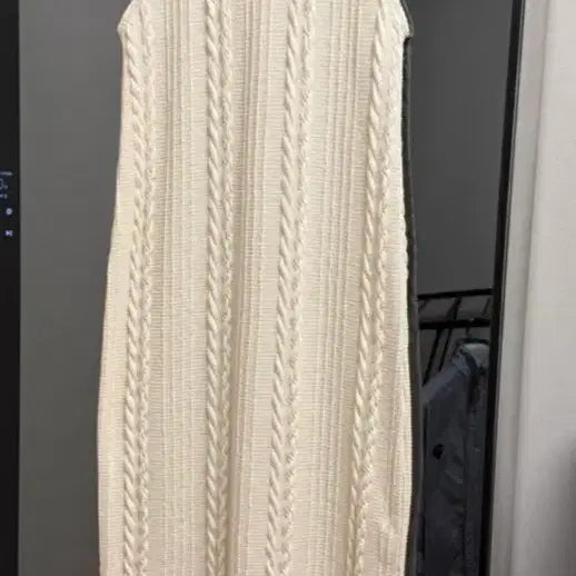 [BUNJANG] Zara Sleeveless Cable Knit Maxi Dress Ivory / 자라 아이보리 민소매 원피스