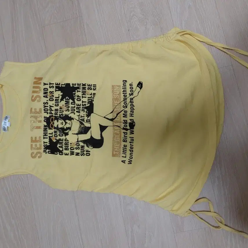 [BUNJANG] Y2k Punk Side Shirring Gold Printing Sleeveless Top / Y2k 펑크 옆셔링 골드 프린팅 슬리브리스 민소매탑