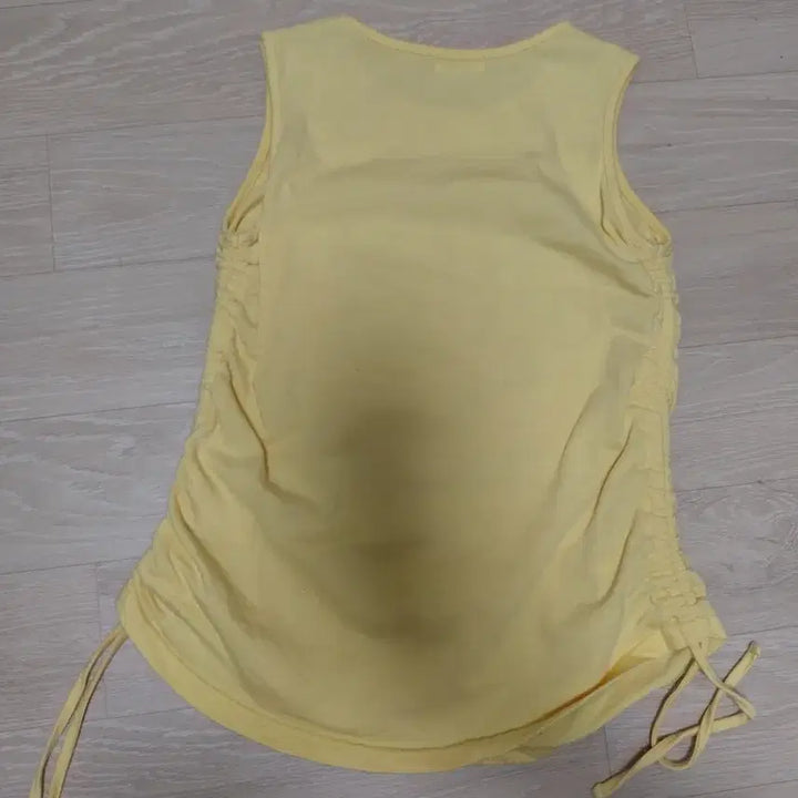 [BUNJANG] Y2k Punk Side Shirring Gold Printing Sleeveless Top / Y2k 펑크 옆셔링 골드 프린팅 슬리브리스 민소매탑