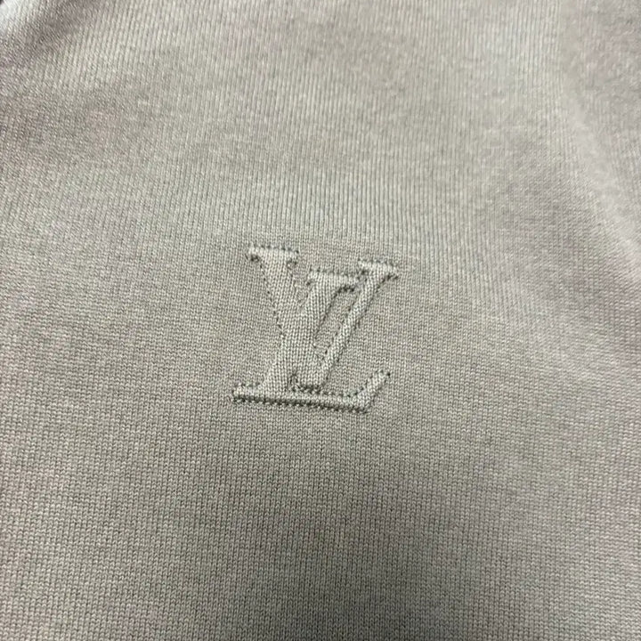 [BUNJANG] Louis Vuitton LV Embroidered Short-Sleeve Polo Shirt / 루이비통 LV 자수 반팔 카라 티셔츠