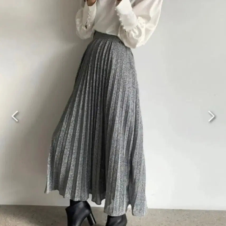 [BUNJANG] DRAGONBLUES Glitter Pleated Skirt - Black, Size M / DRAGONBLUES  드래곤블루스 글리터 플리츠스커트 M