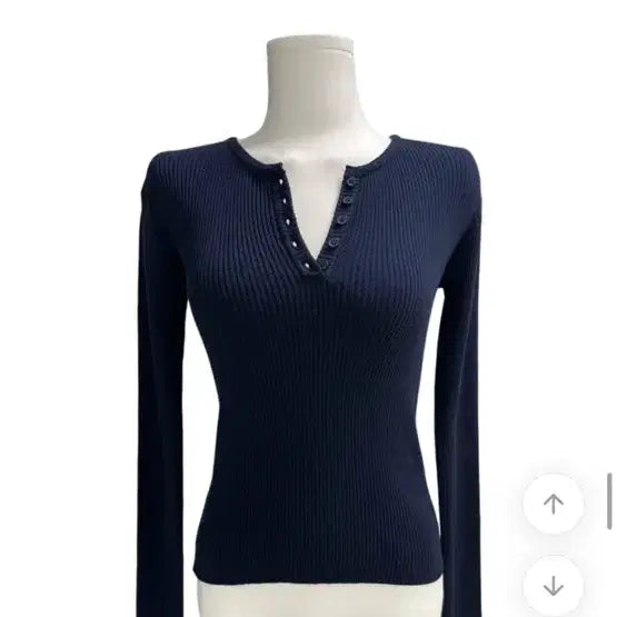 [BUNJANG] Ablley Slim Fit Knit Navy / 에이블리 슬림핏 니트