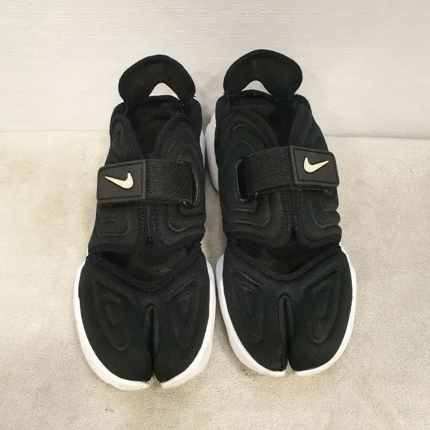 [SOLD OUT] 나이키 아쿠아 리프트 블랙 족발신발  230