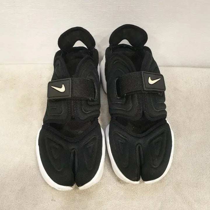[SOLD OUT] 나이키 아쿠아 리프트 블랙 족발신발  230