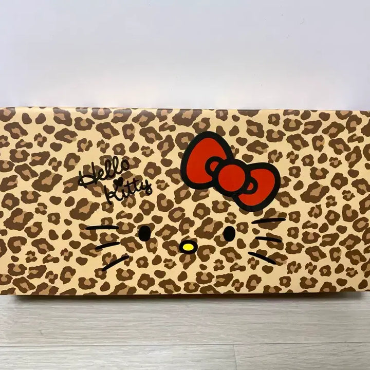 [BUNJANG] Sanrio Hello Kitty Leopard Foldable Umbrella UPF 50+ / 산리오 헬로키티 레오파드 호피 레드 접이식 양우산 UPF 50+