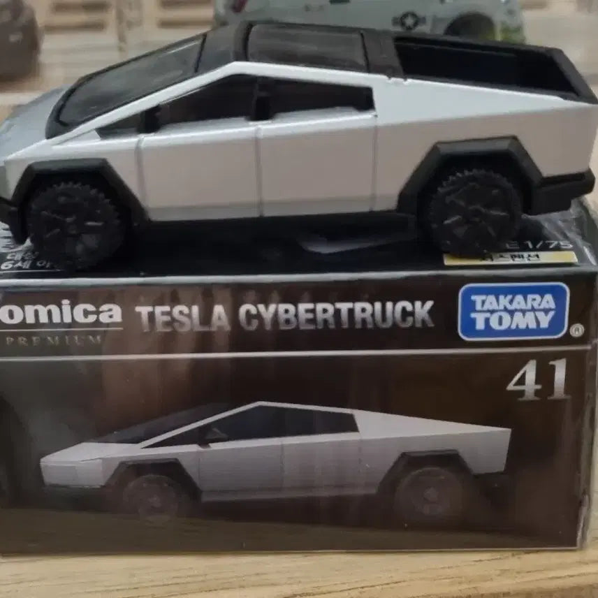 [BUNJANG] Tomica Premium Tesla Cybertruck / 토미카 프리미엄 테슬라 사이버트럭