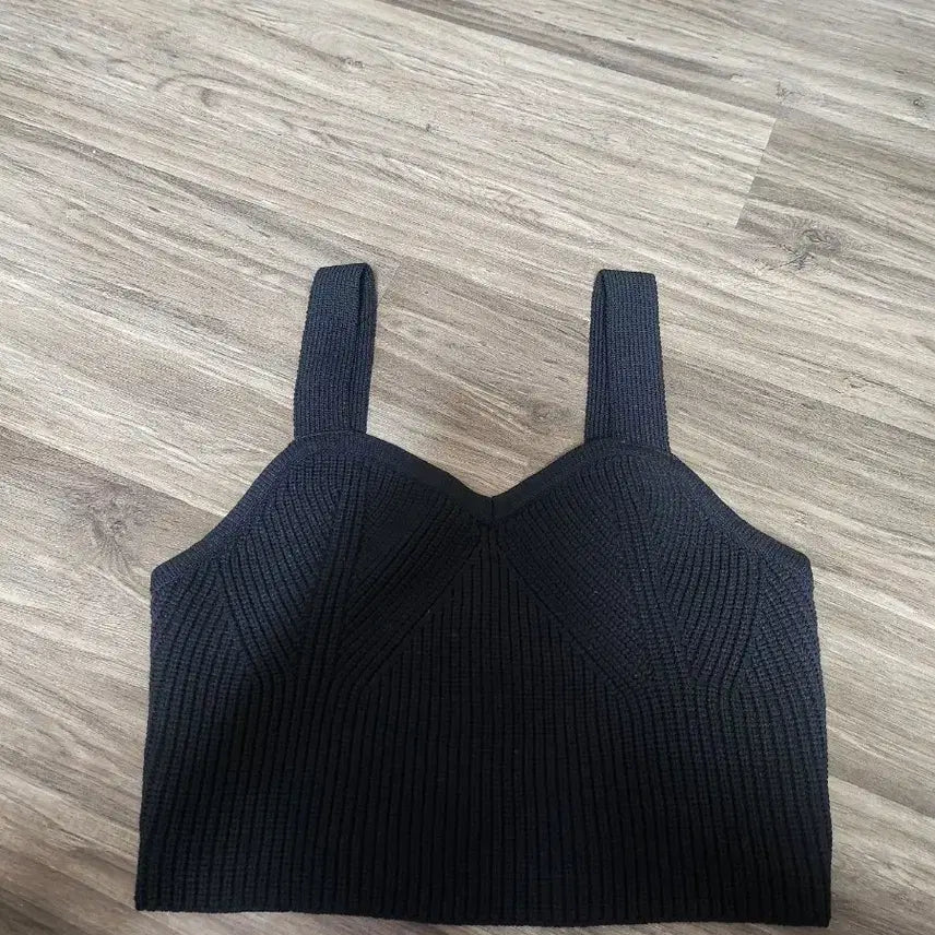 [BUNJANG] General Idea Black Knit Cropped Bustier / 제너럴아이디어 크롭 니트 뷔스티에