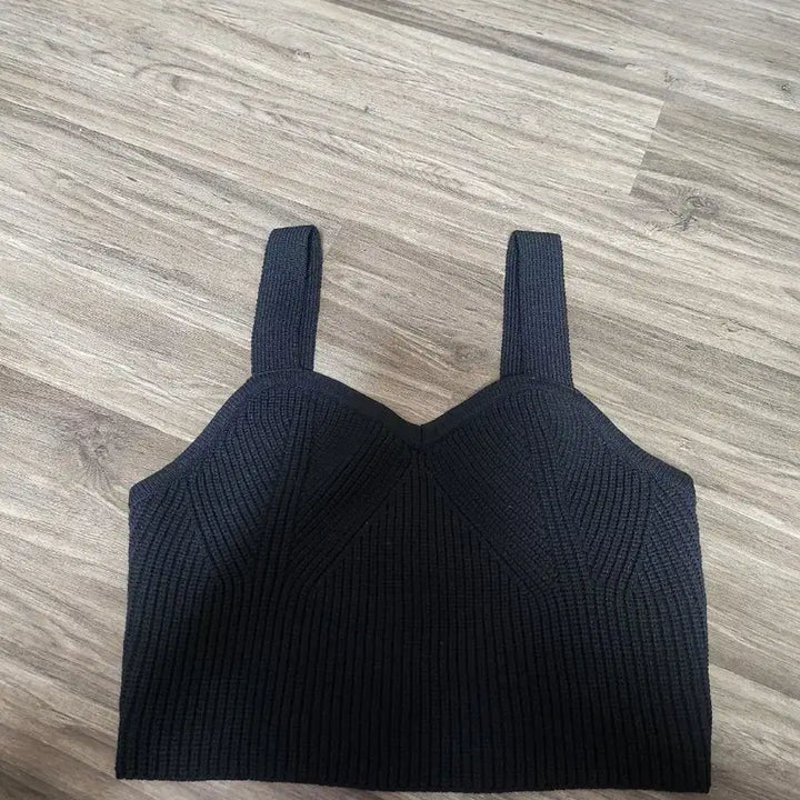 [BUNJANG] General Idea Black Knit Cropped Bustier / 제너럴아이디어 크롭 니트 뷔스티에