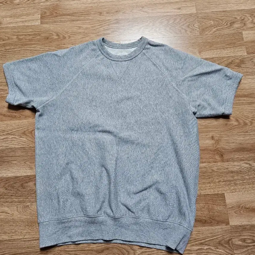 [SOLD OUT] 아웃스탠딩 사이즈L 티셔츠
