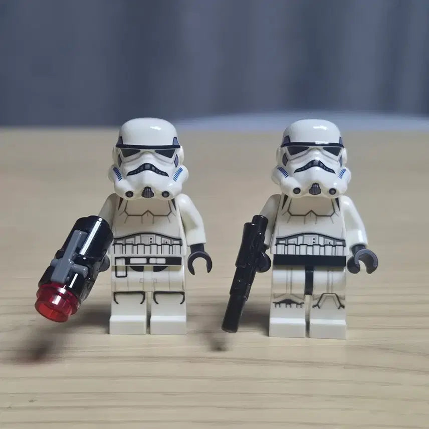 [BUNJANG] Lego Star Wars Stormtrooper Minifigures Bundle Set (Slightly Discolored) / (약간 변색) 레고 스타워즈 스톰트루퍼 미니피규어 2개 일괄