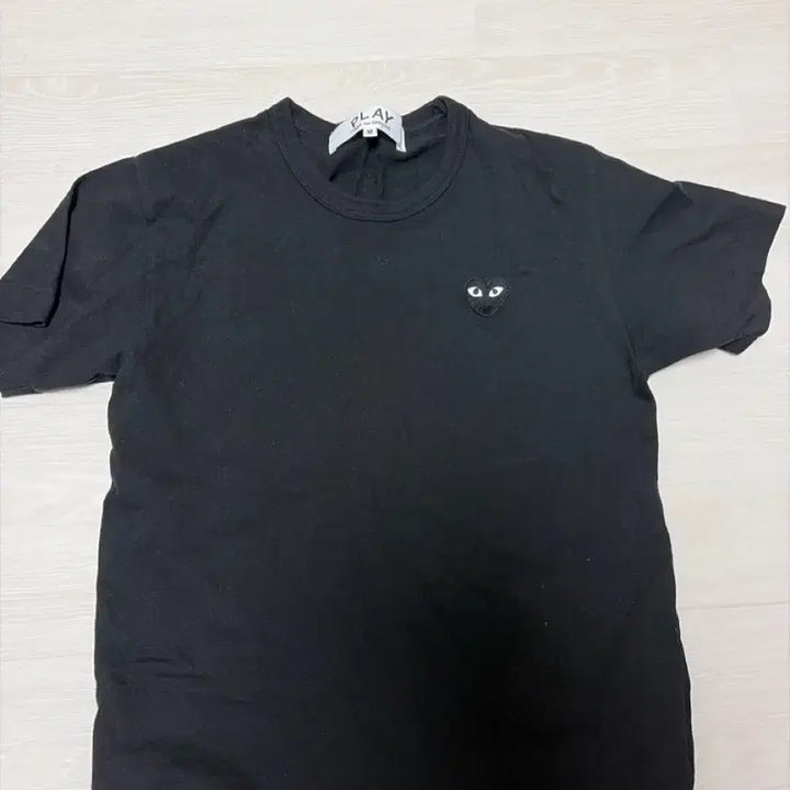 [BUNJANG] Comme des Garçons Small Black Heart T-shirt M / 꼼데가르송 스몰 블랙 하트 티셔츠 M