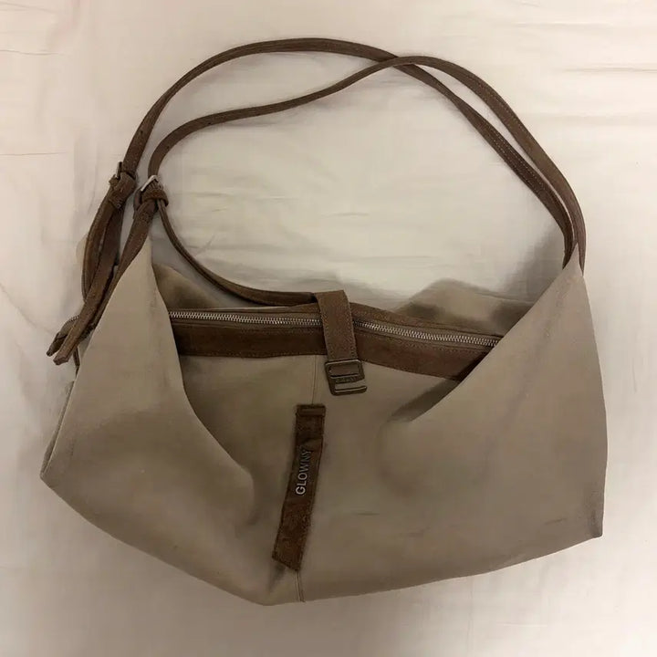[BUNJANG] Glowny Suede Hobo Bag - Sand / 글로니 스웨이드 호보백