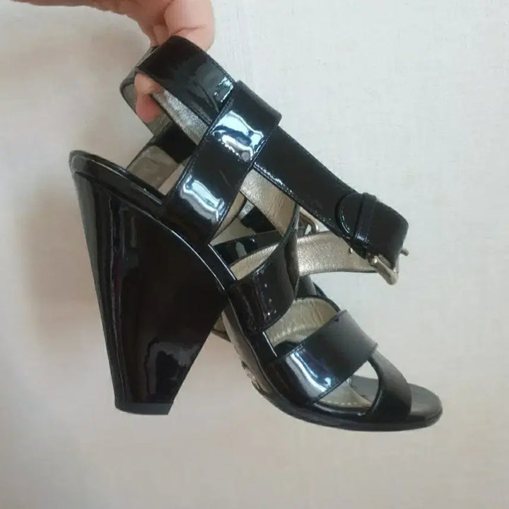 [BUNJANG] Dolce &amp; Gabbana Wedge Heel Sandals Size 37 / 돌체앤가바나 샌들힐 37(235 권장)