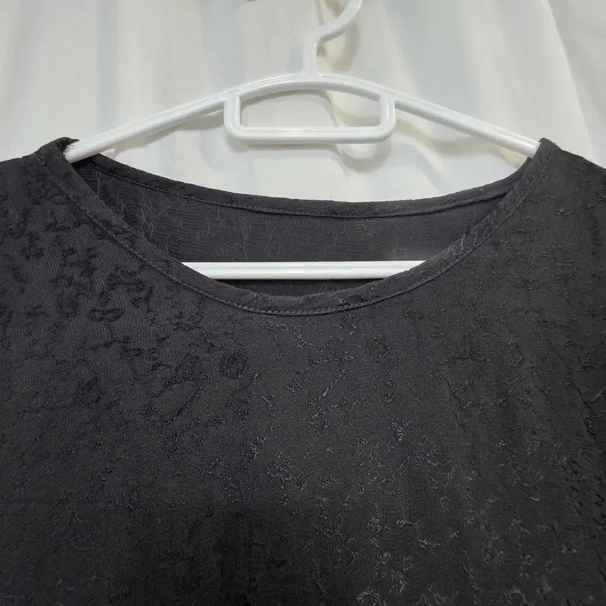 [BUNJANG] Black Lace Linen Round Neck Short Sleeve T-Shirt / 블랙 레이스여성린넨라운드 반팔F