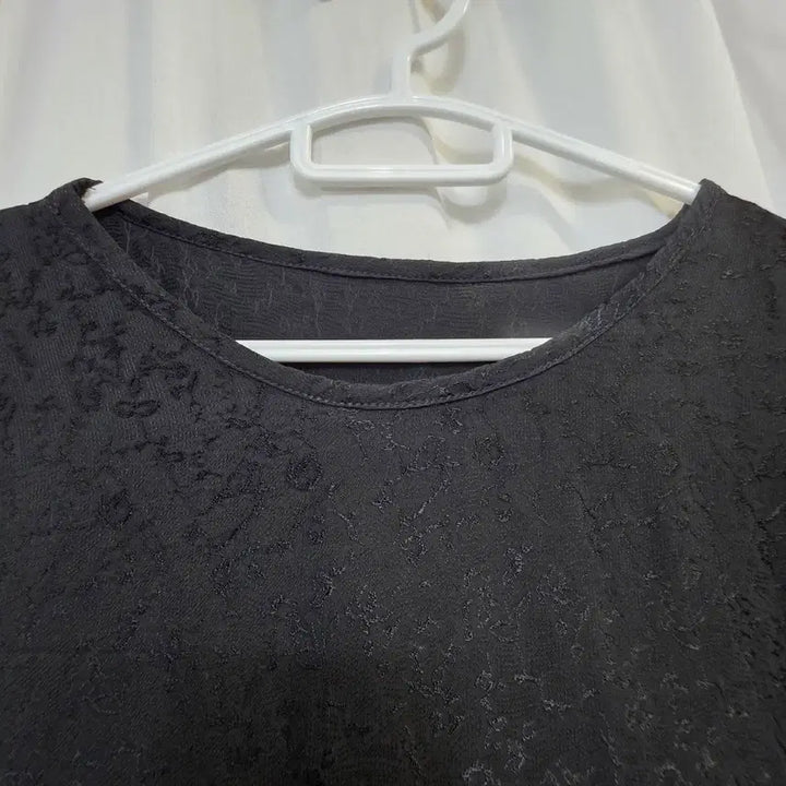[BUNJANG] Black Lace Linen Round Neck Short Sleeve T-Shirt / 블랙 레이스여성린넨라운드 반팔F