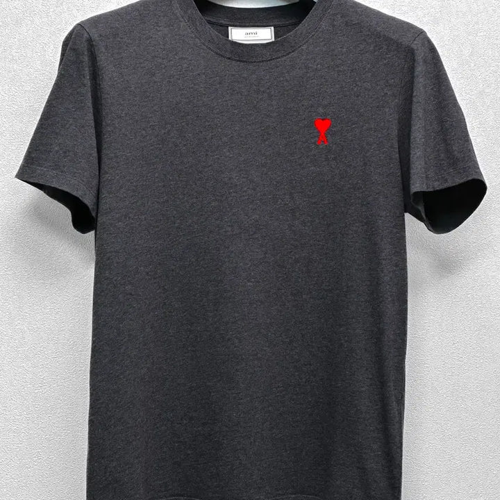 [BUNJANG] AMI Small Heart Short-Sleeve T-Shirt Charcoal M / 아미 스몰하트 반팔티 M 차콜색상