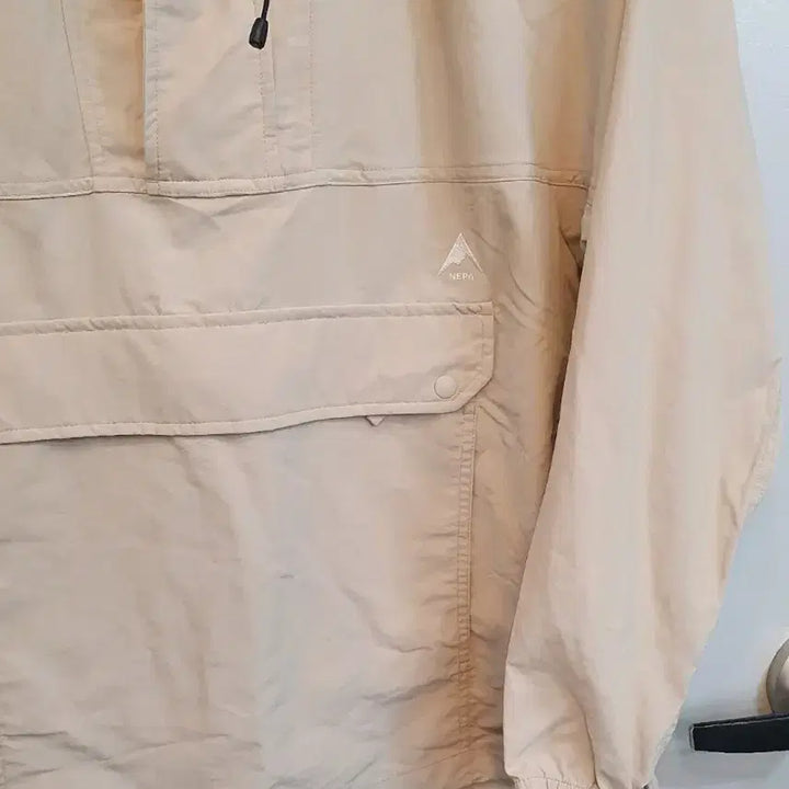 [BUNJANG] Nepa Hooded Anorak Windbreaker Beige / 네파 후드 아노락 바람막이 베이지90