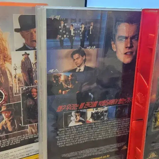 [BUNJANG] Leonardo DiCaprio VHS Bundle (The Man in the Iron Mask, The Basketball Diaries, The Quick and the Dead) / 비디오테이프 레오나르도디카프리오 아이언마스크 바스켓볼다이어리 퀵앤데드