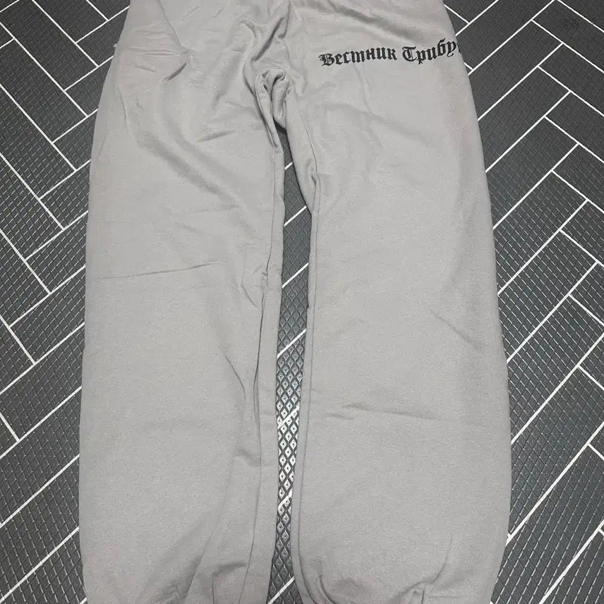 [BUNJANG] Yeezy x Gosha Rubchinskiy Tribune Herald SP-06 Pants Mocha / 이지 x 고샤 루브친스키 트리뷴 헤럴드 SP-06 팬츠