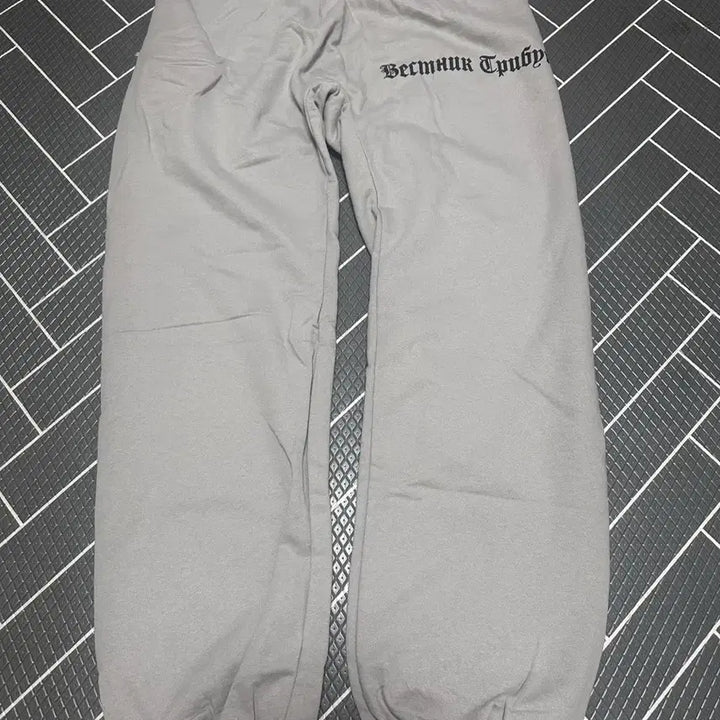 [BUNJANG] Yeezy x Gosha Rubchinskiy Tribune Herald SP-06 Pants Mocha / 이지 x 고샤 루브친스키 트리뷴 헤럴드 SP-06 팬츠
