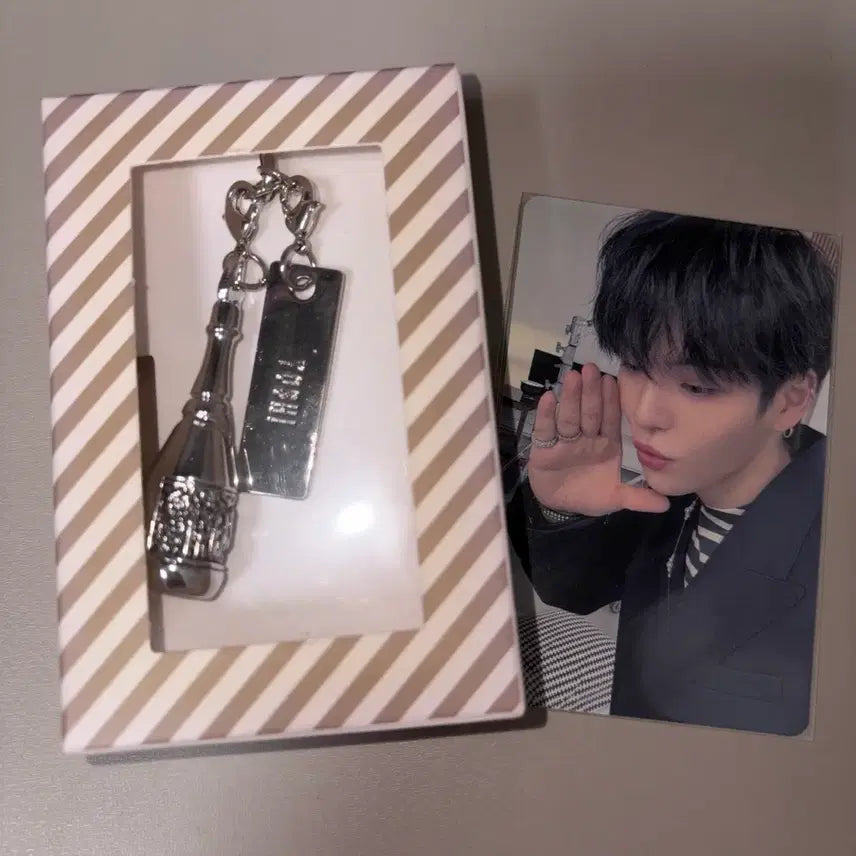 [BUNJANG] TREASURE Yoshi Wine Keyring TP4U MD / 트레저 요시 와인 키링 TP4U 엠디