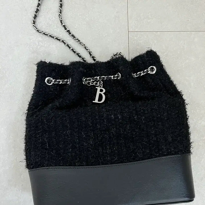 [BUNJANG] The Barnet Tweed Backpack Black / (무료배송) (거의 새거) 더바넷 트위드 백팩 블랙