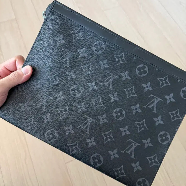 [BUNJANG] Louis Vuitton Monogram Clutch Black / 루이비통 모노그램 클러치 블랙
