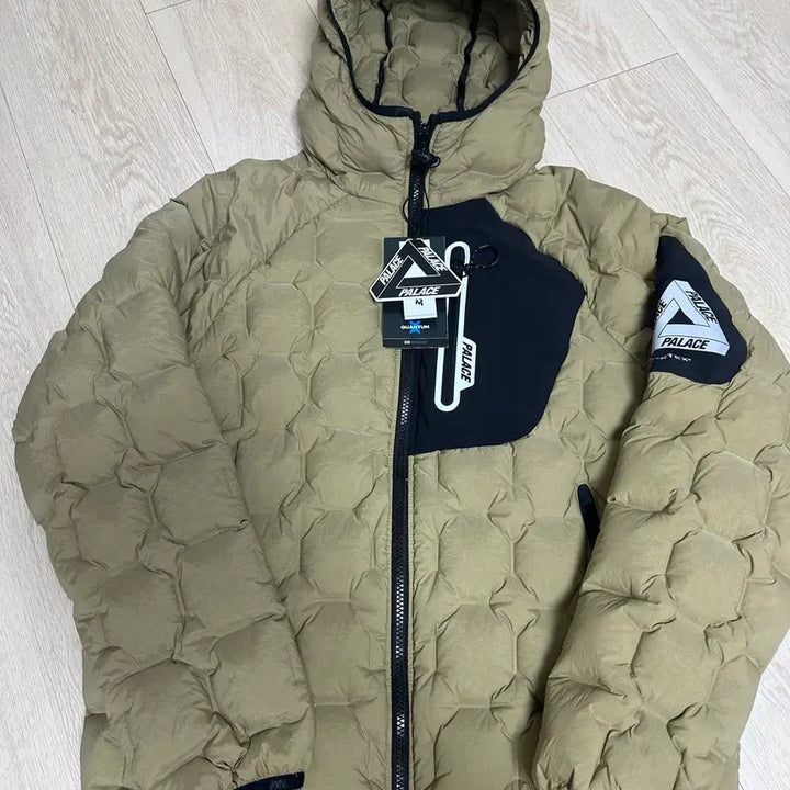 [BUNJANG] Palace x Pertex Lightning Down Jacket Tan / [S]팔라스 퍼텍스 라이트닝 업 다운 재킷 탄