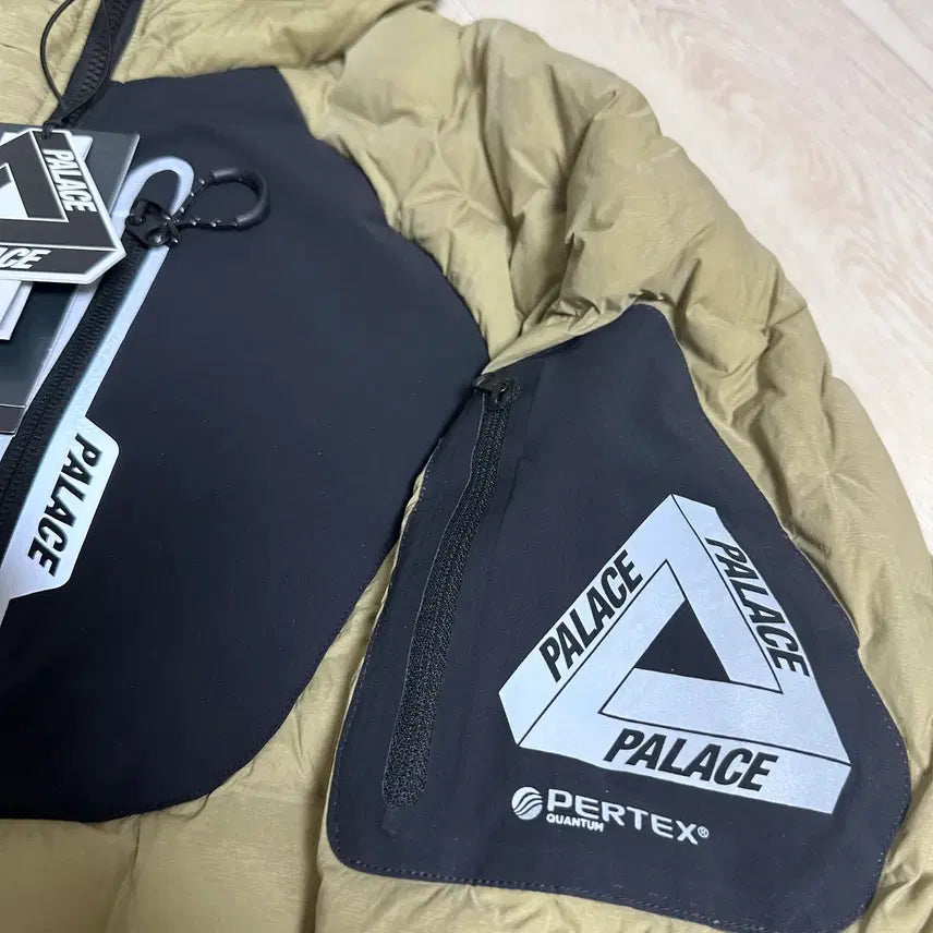 [BUNJANG] Palace x Pertex Lightning Down Jacket Tan / [S]팔라스 퍼텍스 라이트닝 업 다운 재킷 탄