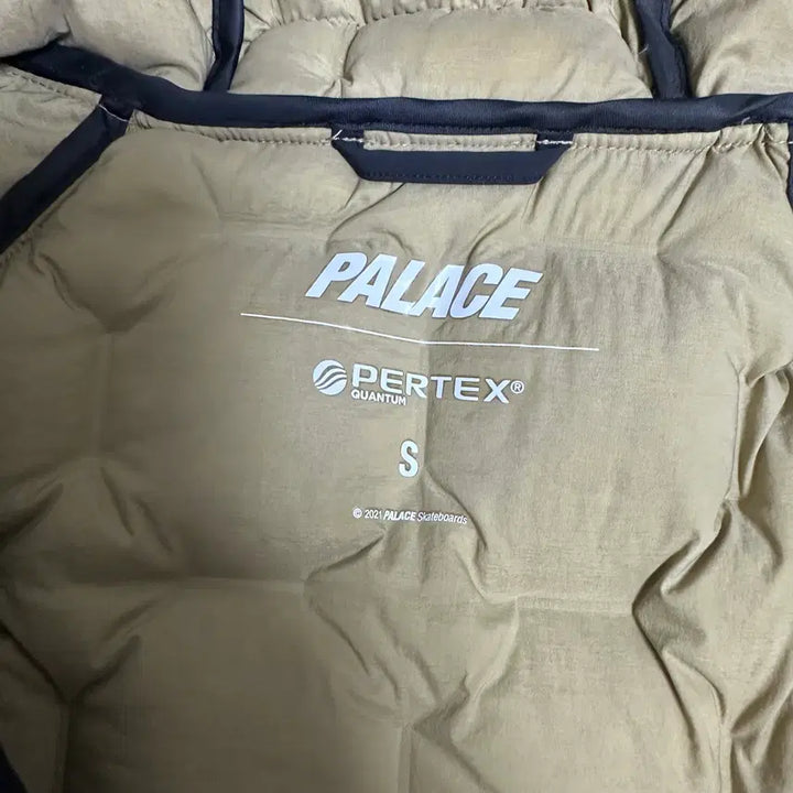 [BUNJANG] Palace x Pertex Lightning Down Jacket Tan / [S]팔라스 퍼텍스 라이트닝 업 다운 재킷 탄
