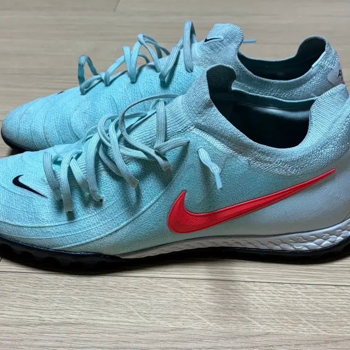 [BUNJANG] Nike Phantom GX2 Pro TF Soccer Cleats (Size 270) / 나이키 팬텀 GX2 프로 TF 270