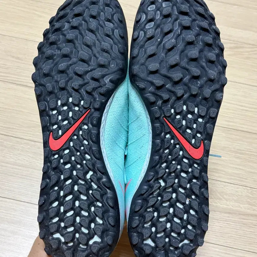 [BUNJANG] Nike Phantom GX2 Pro TF Soccer Cleats (Size 270) / 나이키 팬텀 GX2 프로 TF 270