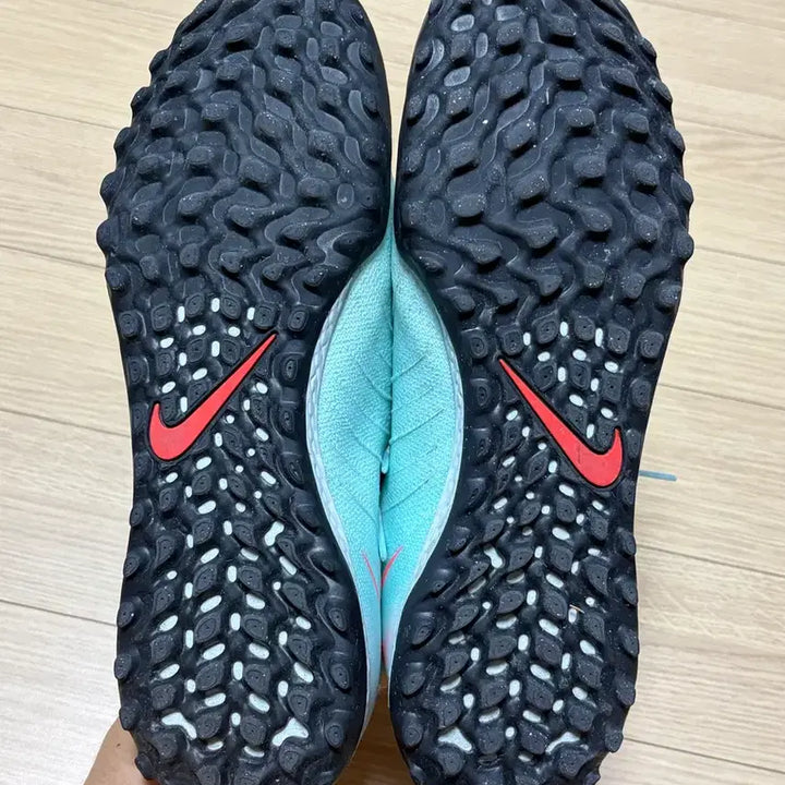 [BUNJANG] Nike Phantom GX2 Pro TF Soccer Cleats (Size 270) / 나이키 팬텀 GX2 프로 TF 270