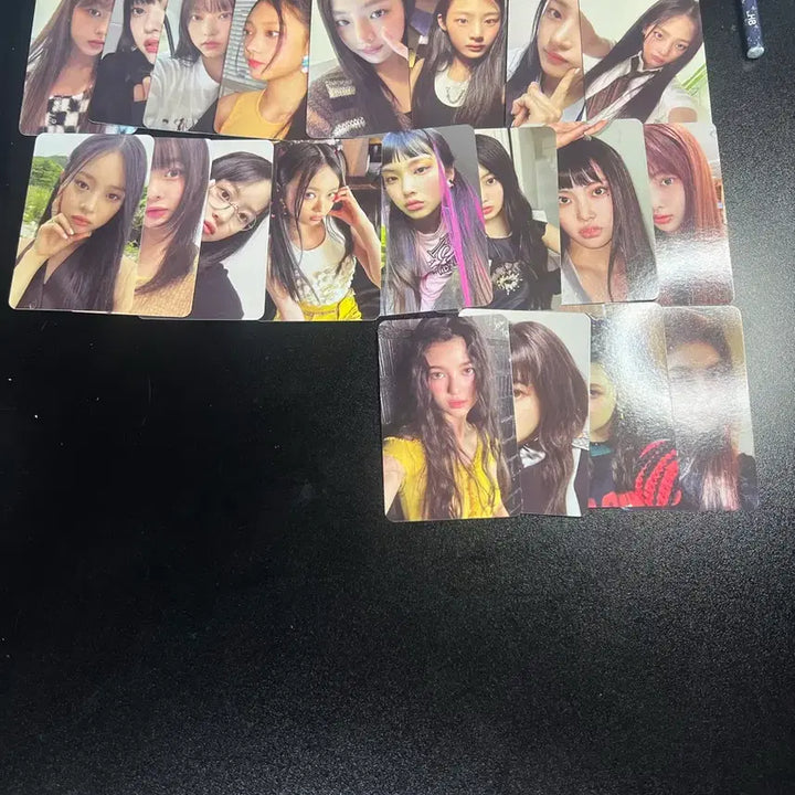 [BUNJANG] NewJeans Yearbook Photocard Holder / 뉴진스 이어북