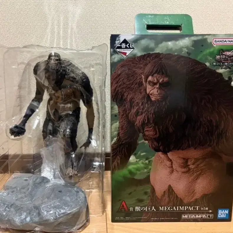 [BUNJANG] Attack on Titan Beast Titan A Prize Figure (Opened, Good Condition) / 진격의거인 제일복권 짐승거인a상 개봉양품팝니다
