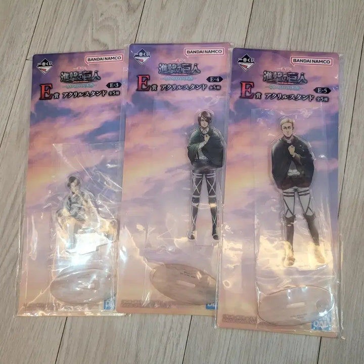 [BUNJANG] Attack on Titan Individual Resolve Acrylic Stand E Set (3 Types, Sealed) / 진격의 거인 각자의결의 아크릴 스탠드 E상 3종 (미개봉)