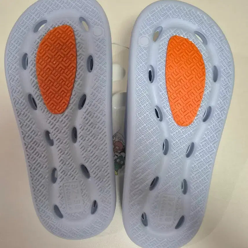 [BUNJANG] Sanrio Cinnamoroll Bathroom Slippers Light Blue 240mm / [미사용] 산리오 시나모롤 욕실화 라이트블루240mm