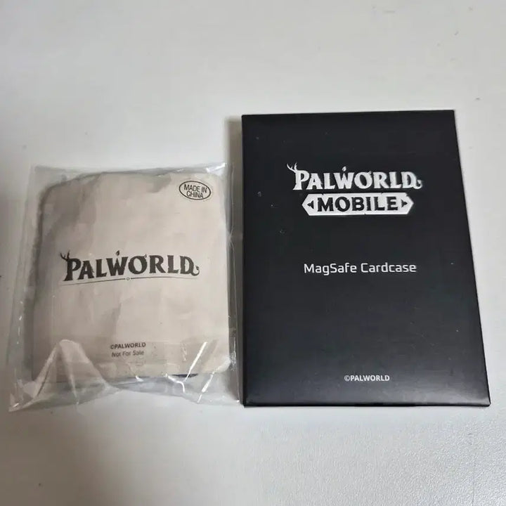 [BUNJANG] Palworld Babygong Keychain + MagSafe Card Case (Sealed) / 미개봉 PALWORLD 팰월드 키링 + 카드케이스