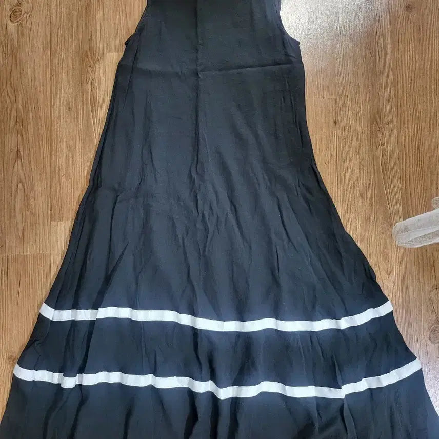 [BUNJANG] Black White Striped Sleeveless Maxi Dress One Size / 검정색 민소매 줄무늬 롱 원피스 free사이즈 (총기장118센티)