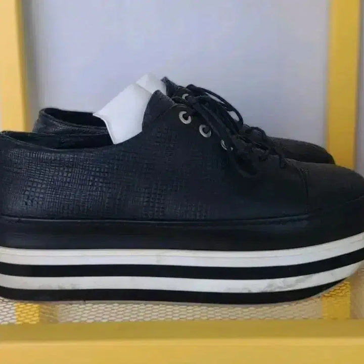 [BUNJANG] Stuart Weitzman Lambskin Platform Sneakers 37.5 (Asian Fit) / 스튜어트와이츠먼 양가죽 플랫폼 스니커즈 37.5 사이즈 (아시안핏)