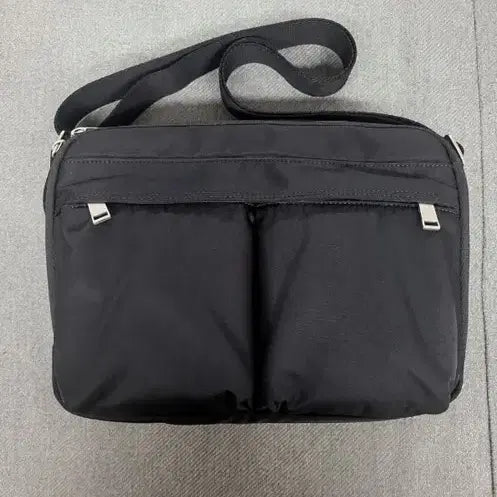 [BUNJANG] JILLSTUART Evan Black Two-Pocket Crossbody Bag / 질스튜어트 에반 블랙 투포켓 크로스백
