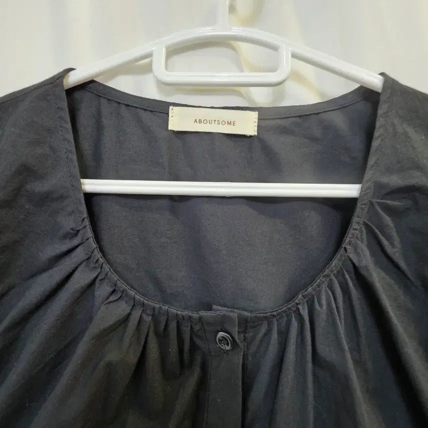 [BUNJANG] ABOUTSOME Square Neck Cropped Black Short Sleeve T-Shirt / ABOUTSOME크롭 스퀘어넥 여성 블랙 반팔 F