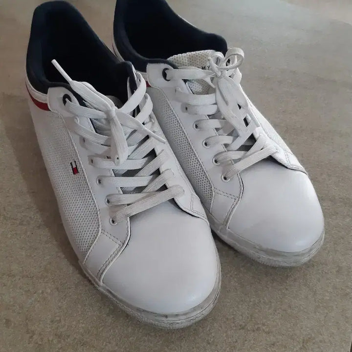 [BUNJANG] Tommy Hilfiger White Sneakers Size 275 / 타미힐피거 흰색 스니커즈 275