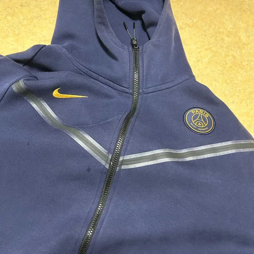 [BUNJANG] Nike Paris Saint-Germain Tech Fleece Full Zip Hoodie Tech Pack / 나이키 파리 생제르맹 테크 플리스 풀집업 후디 테크팩